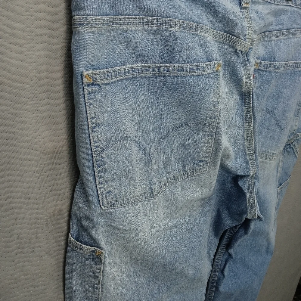 Levi's loose straight men's carpenter blue jeans sz 40x30.   401 55pm